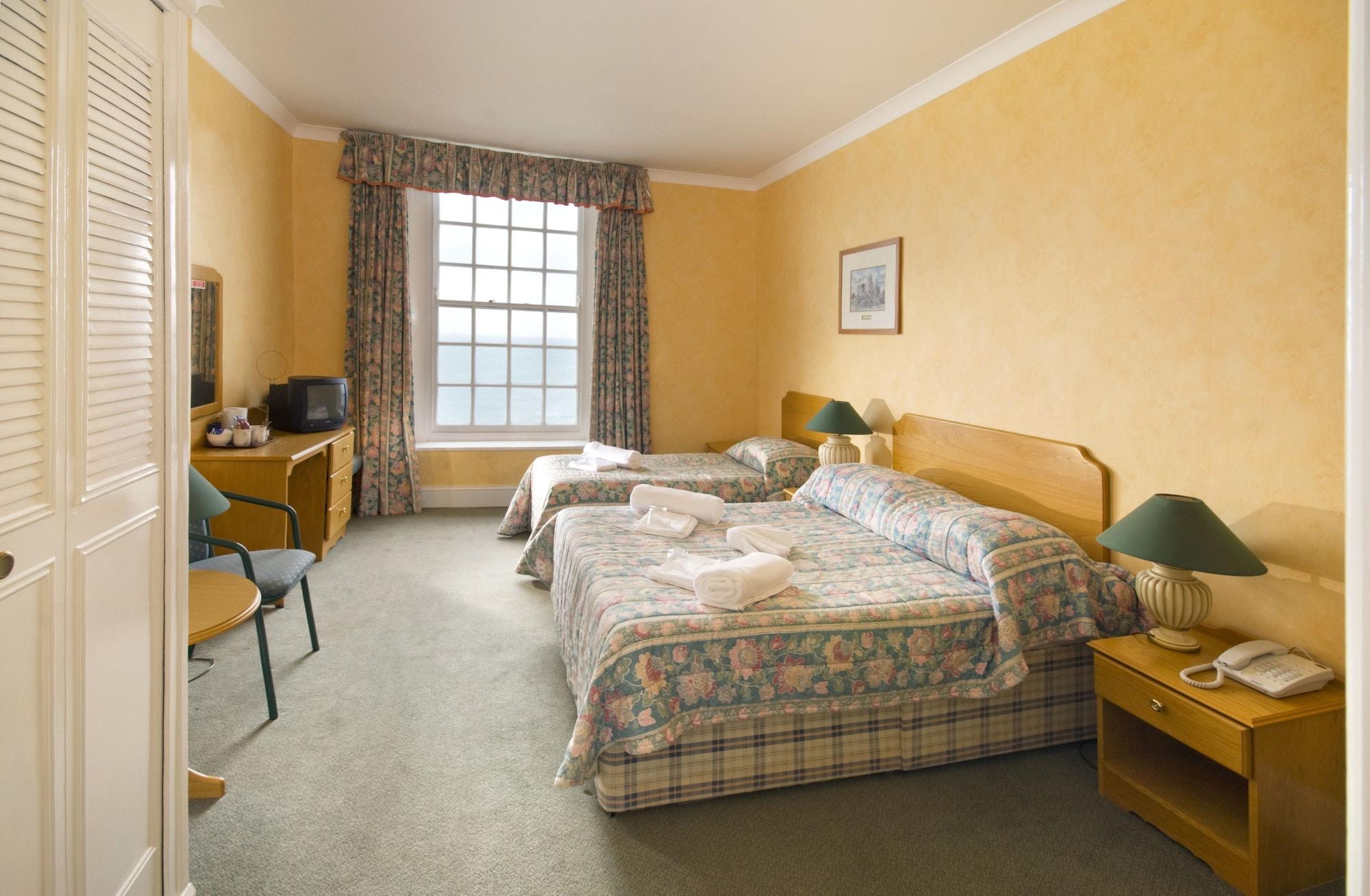 Imperial Hotel Tenby Bagian luar foto